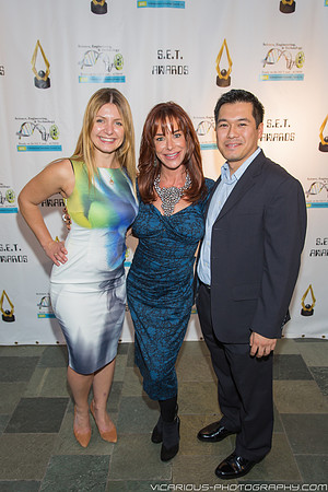 2014 SET Awards- Yana Yushkina, Claudia Wells & Hai Hong