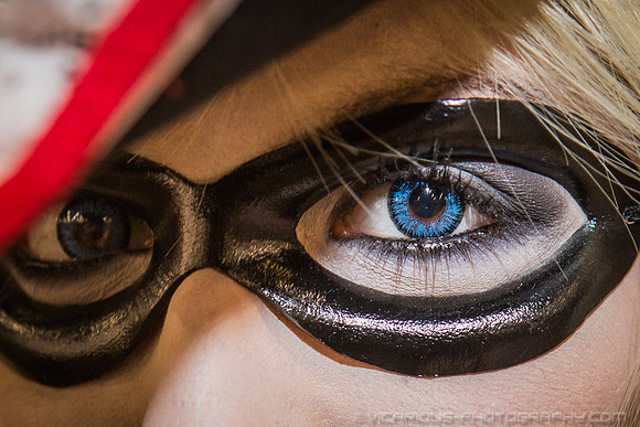 2014 Phoenix Comicon Decorative Contacts (close)-5