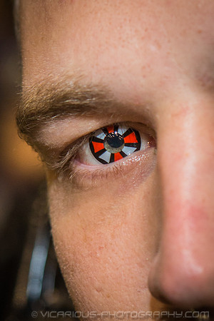 2014 Phoenix Comicon Decorative Contacts (close)-9