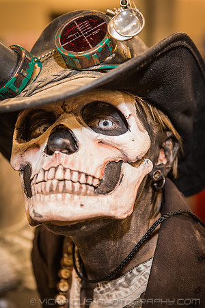 2014 Phoenix Comicon Decorative Contacts-4